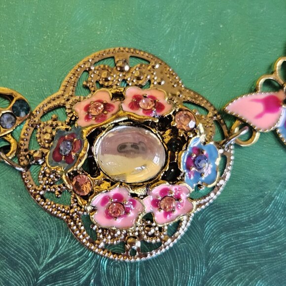 🦋🌺Butterfly Floral Necklace NWOT🪻🐛🌺🦋 - Picture 2 of 11